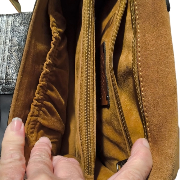 Patricia Nash Antiqued Silver Tooled Leather Crossbody Bag - Picture 10 of 16